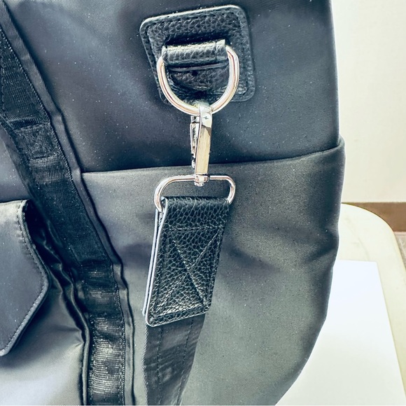 Rachel Zoe Black 2 PC Travel Tote Bag with Wristlet Detachable Shoulder Strap - Picture 4 of 16